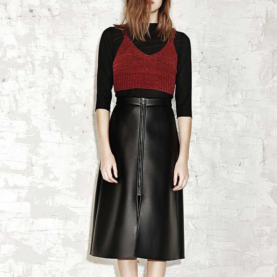 Lab_Concept's tweet image. Create your cool autumn look with the MO&amp;amp;Co. leather skirt
以MO&amp;amp;Co. 皮裙打造你的時尚秋季造型 #MOandCo