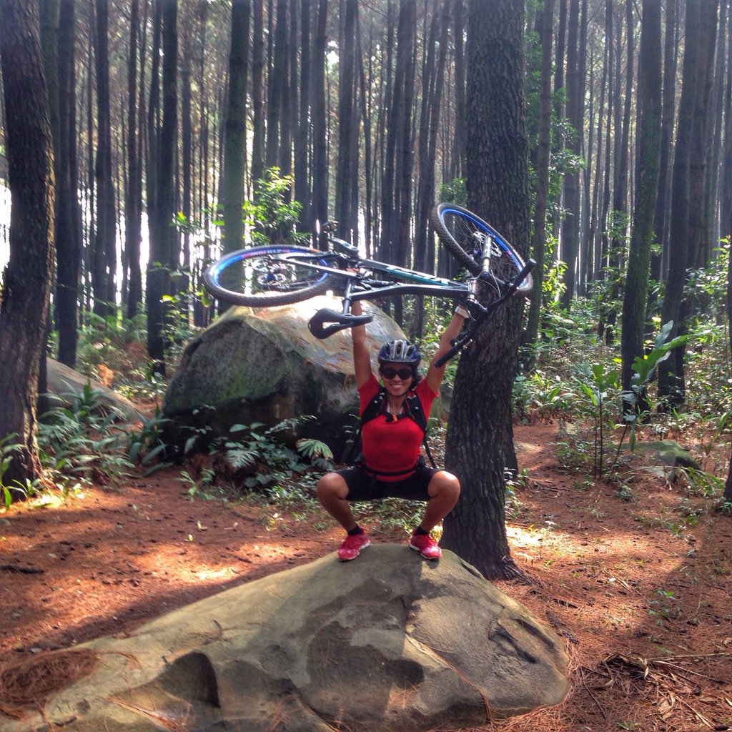 #squateverywhere 💪<a href="/carlotamba/">Carlo Christian T</a> @fordindonesia #areyoufordenough