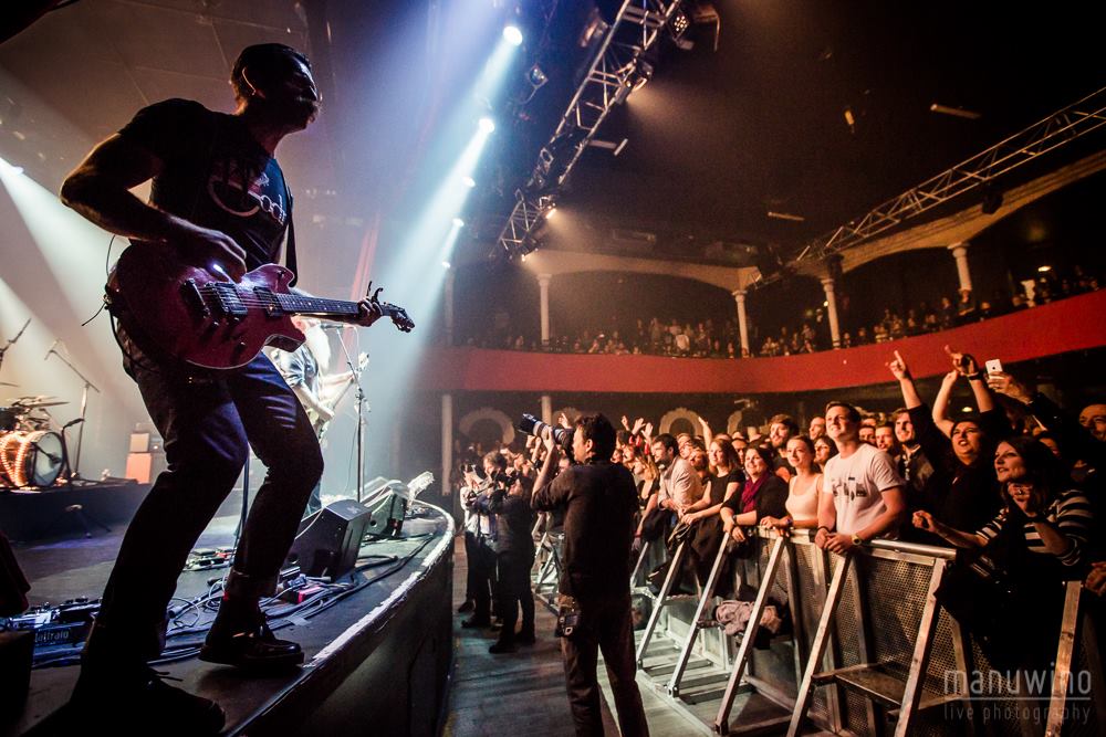 Photographer Posts Bataclan Theatre Concert Photos From Shortly Before Paris Attack inmediately.com/bataclan-theat…