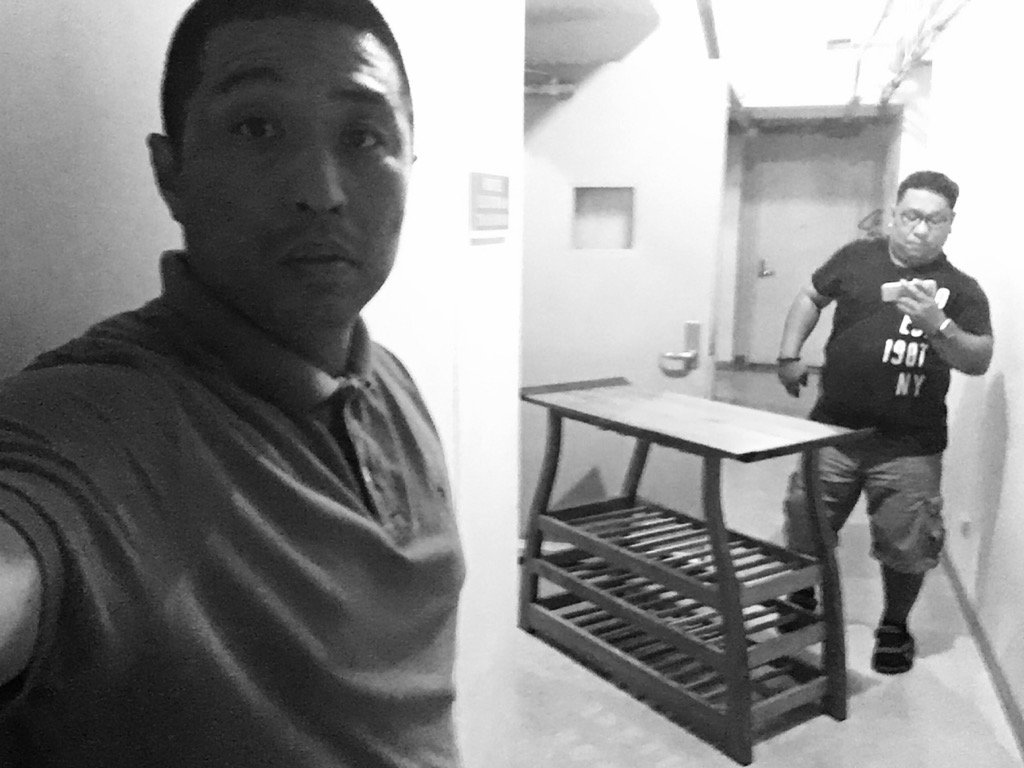 choy923's tweet image. Waiting in a hallway to personally deliver a passionately made piece!:)
#sibolfurniture #customwigmaker @missyacop