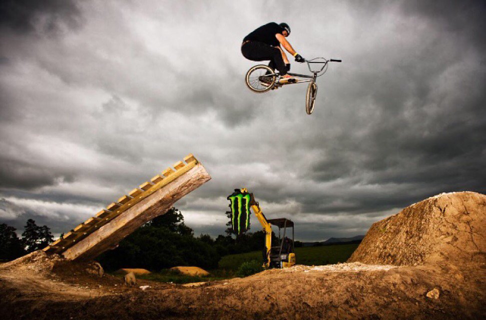 🌌🗻 Shouts to <a href="/JustinNovella/">Justin Novella</a> <a href="/MonsterEnergySA/">Monster Energy RSA</a> for the good times at #DawnoftheDirt 🚜
📷 <a href="/afreakineric/">Eric Palmer</a>