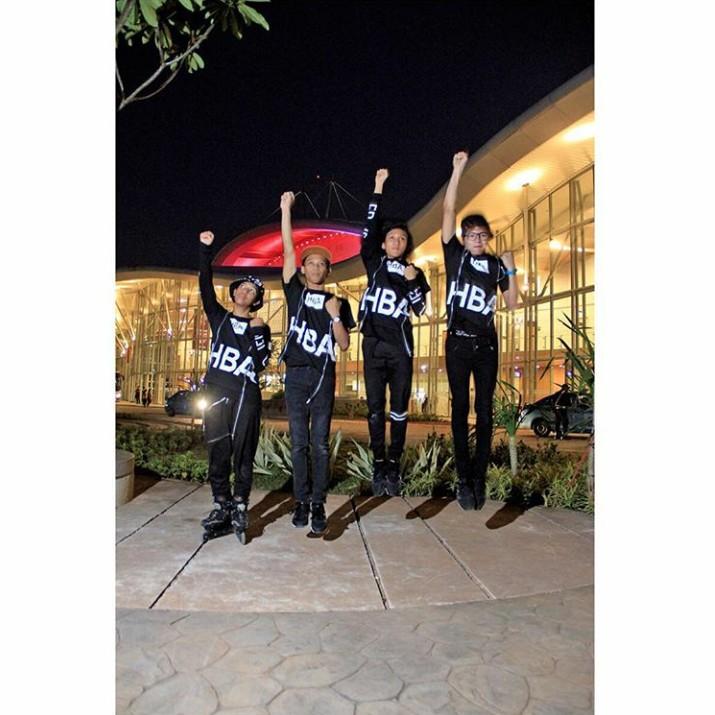 #SelamatHariPahlawan gaess ~

kalo yang ini pahlawan apa yaa ??? 👇😀

cc @Agung_ringgo