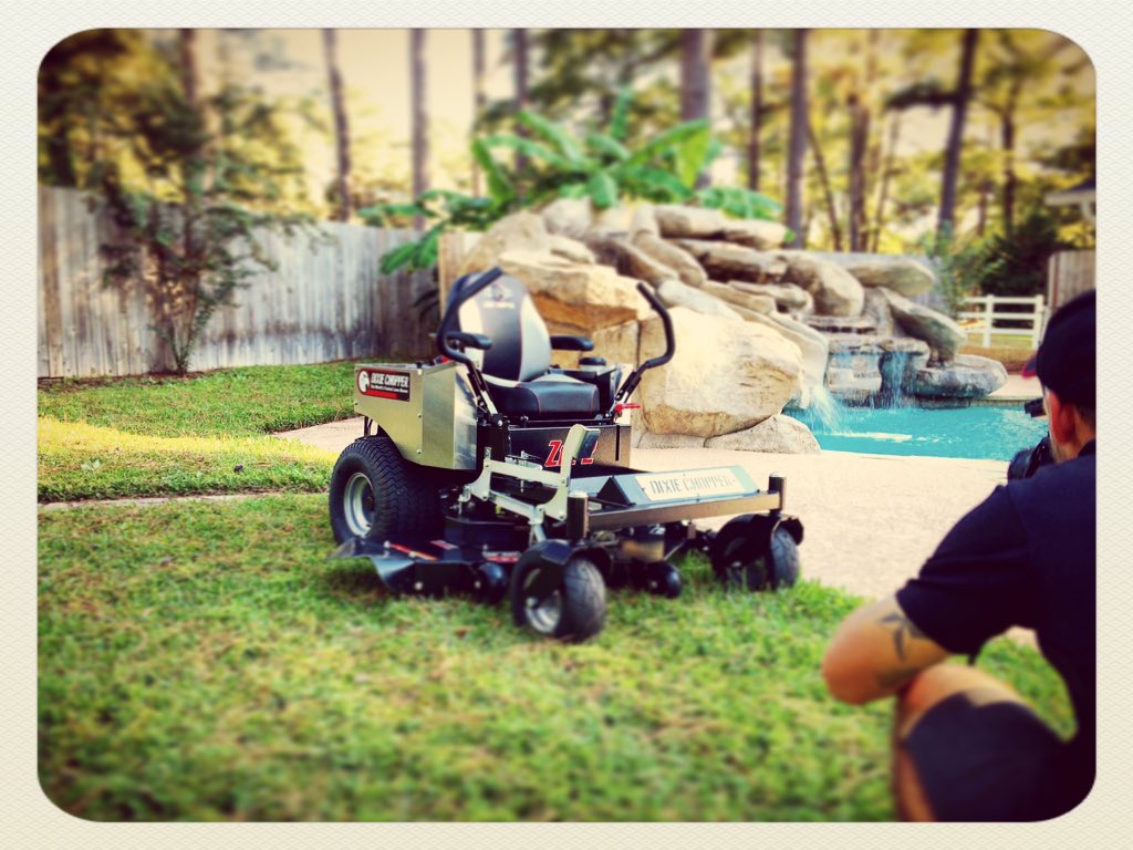 ElDixieChopper's tweet photo. 2016 Zee 2 Photo shoot!
#dixiechopper #zee2 #worldfastestmower #madeintheusa #houston #htx #texas https://t.co/m3hqPKTJuk