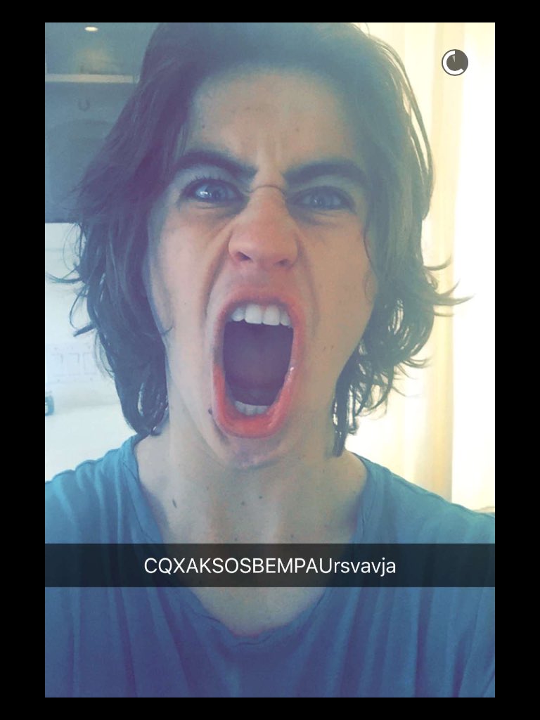 niicky_caroline's tweet photo. Mood: https://t.co/IHHz8eAql0