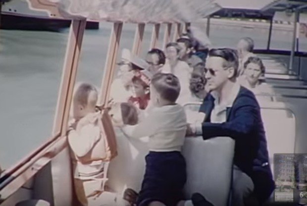 BlockClubCHI's tweet photo. WATCH: Take a 1950s cruise down the Chicago River with this vintage video https://t.co/Yrp2QrDkX0 https://t.co/KuzznHwnJ2
