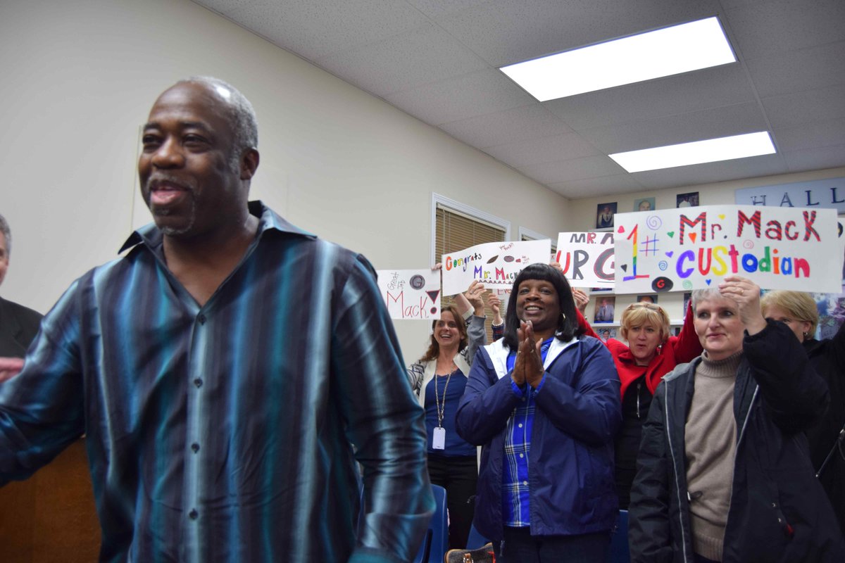 TheOEnews's tweet image. Mack Sheats honored by Oconee County Schools and RBES: @EvelynWages @RBESRockets @OconeeCoSchools @JasonLBranch