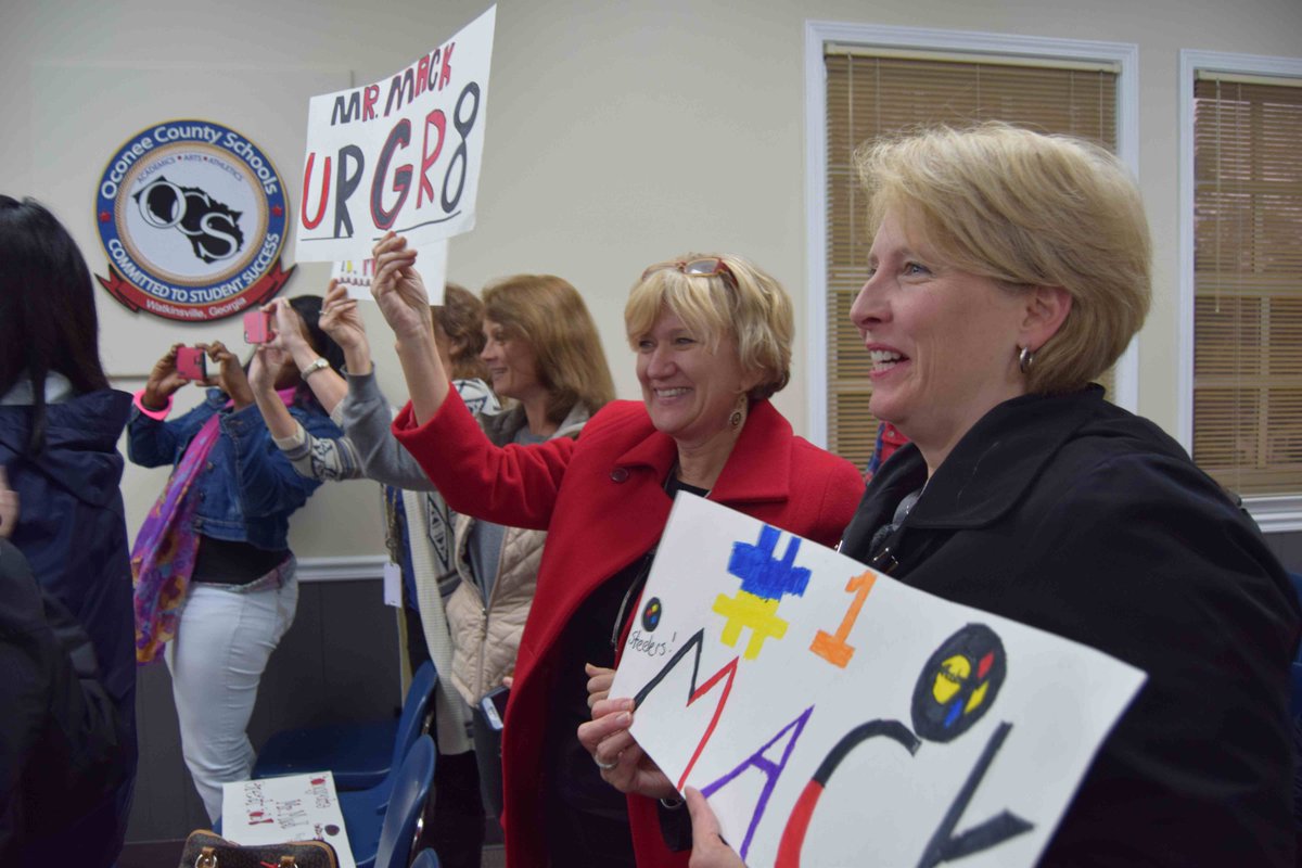 TheOEnews's tweet image. Mack Sheats honored by Oconee County Schools and RBES: @EvelynWages @RBESRockets @OconeeCoSchools @JasonLBranch