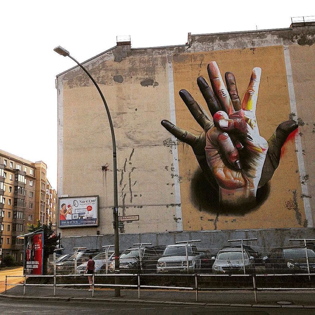 StArtEverywhere's tweet photo. #berlin #luisenstadt #berlinstreetart #streetartberlin #sunsetberlin #berlinbuildings #poorbutsexy #az_viagens by a… https://t.co/SD49SsMqGP