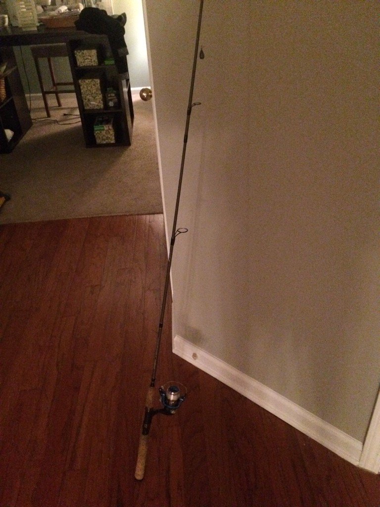 bouldin22's tweet photo. I come home after work and Harry has rig me a new fishing pole. #letsgofishing #chilislove https://t.co/jmaMA7tDn5