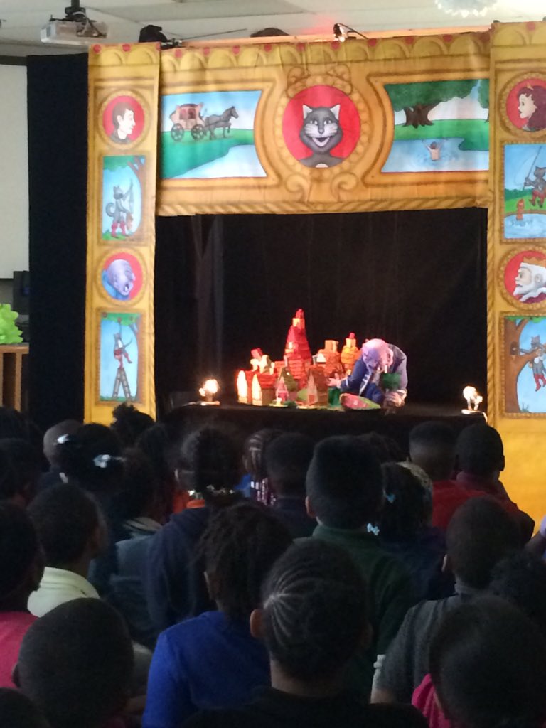 GlennEOSArt's tweet image. 2nd, 3rd &amp;amp; 4th mesmerized by @NowatNPL puppet truck presentation of Puss in Boots in @GlennEOSLibrary