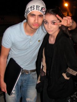 ️️ (@zaynfaces) on Twitter photo 