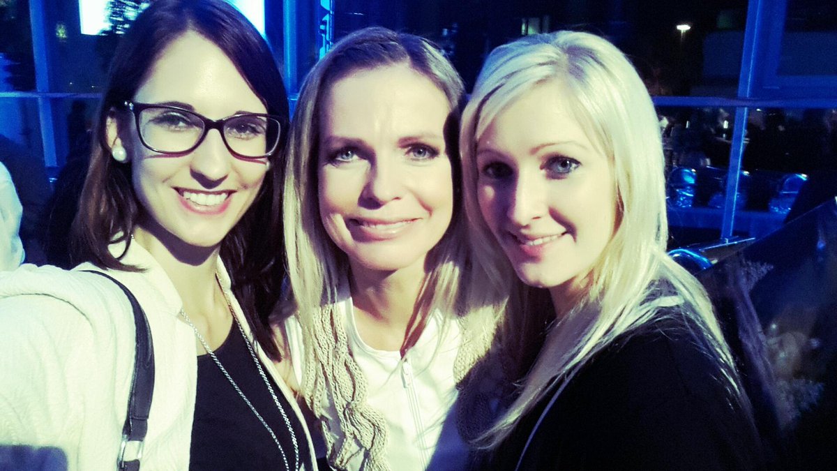 AnnemarieHarant's tweet photo. @reiterec @klimaaktiv gelungene Gala und  tolle Moderation wie jedes Jahr! #ksp15 https://t.co/LwqcWhIFfG