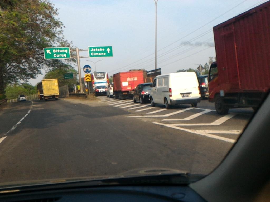 07.50: RT <a href="/sijorong/">Putra_Tunggall_(NPC</a>: Lalin exit Bitung #Toljanger arah Jatake padat merayap