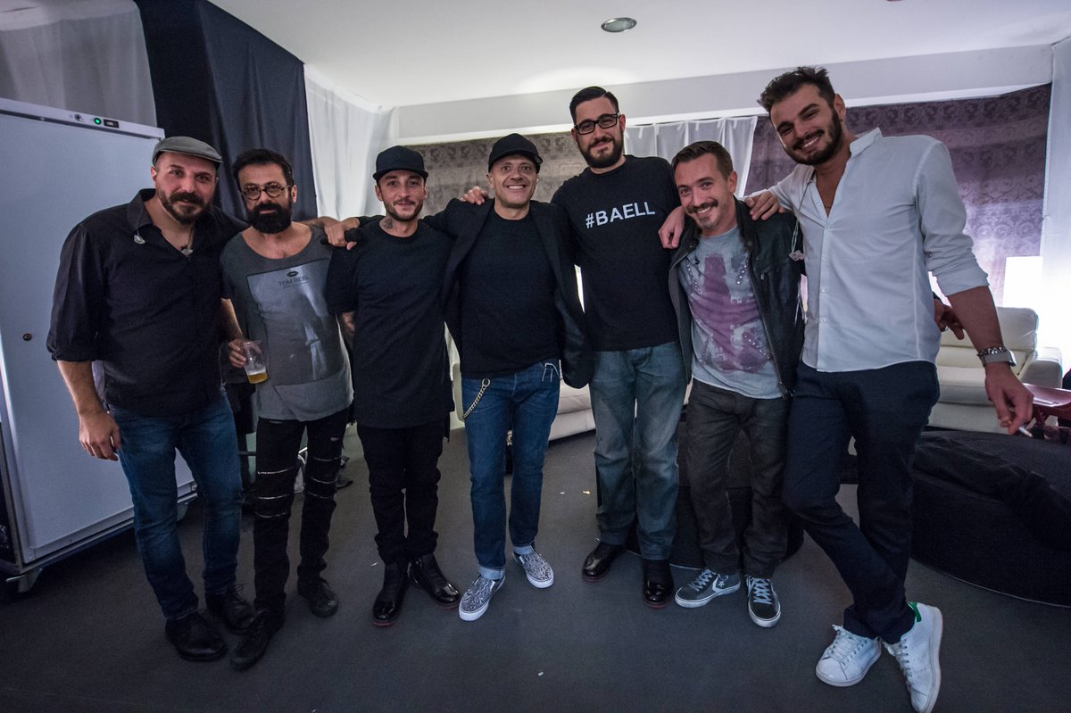 MaxPezzali's tweet photo. GRAZIE MONTICHIARI!!!
#MaxTourLive2015
Una festa con un pubblico meraviglioso. https://t.co/pu0DVxViqW https://t.co/kpJ3tZ6sih
