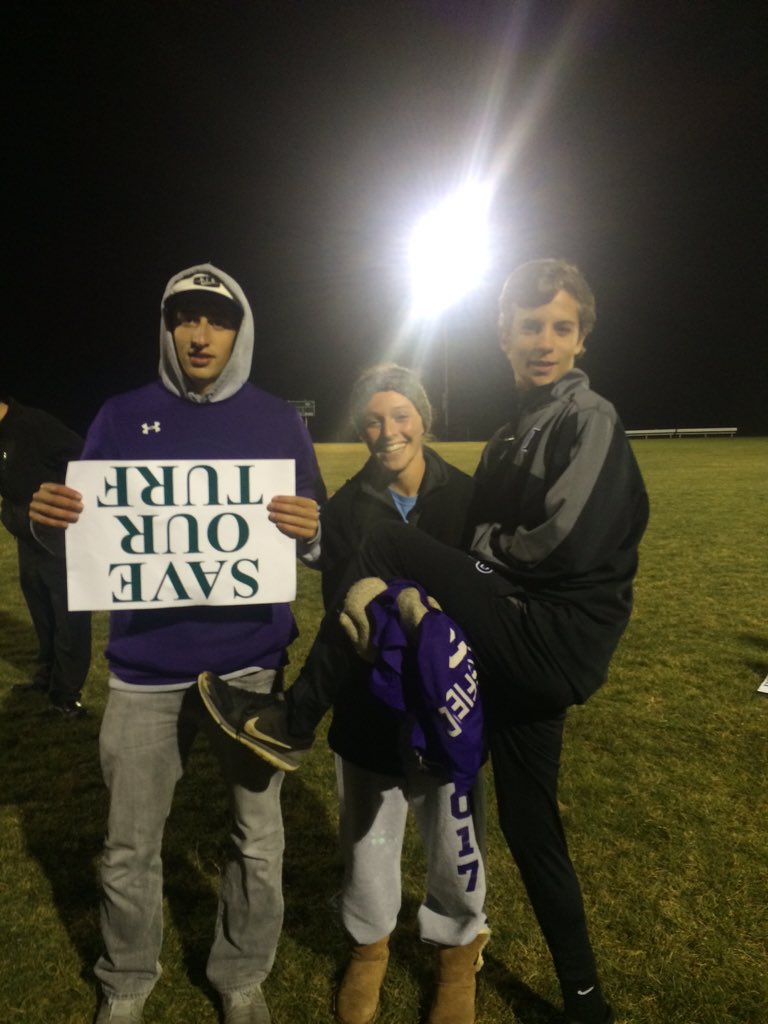 lauren_daury's tweet photo. #saveourturf https://t.co/ggCwtE9pHC
