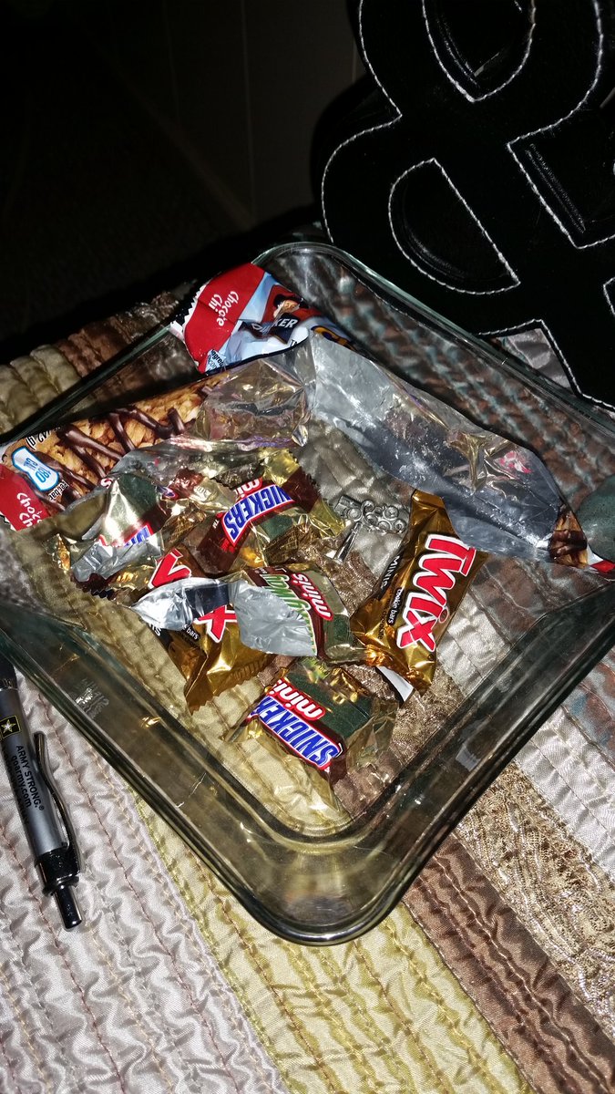 GaryNapp1's tweet photo. I hate when the candy dish becomes the empty wrapper dish! #justthrowitaway https://t.co/KC9V5P7eVA