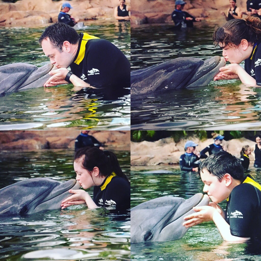 EmmaDurane's tweet photo. Best day ever https://t.co/7fDeNY45La