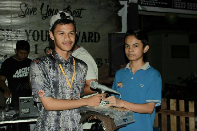 mhjrn_official's tweet photo. Yusma aka Mentosx @yusmarahman 3rd. Yuzky aka Yusser-B @Yuzky_beatbox 2nd .Alka aka Dinozord @alkadoang WINNER. https://t.co/s4oHdk4JJS
