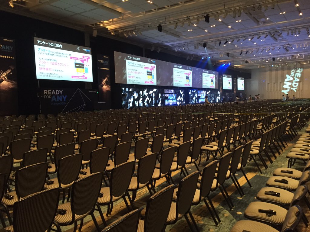 specjal's tweet photo. Ready for any at vForum Japan #vforumjp https://t.co/1IaJd2GRkp