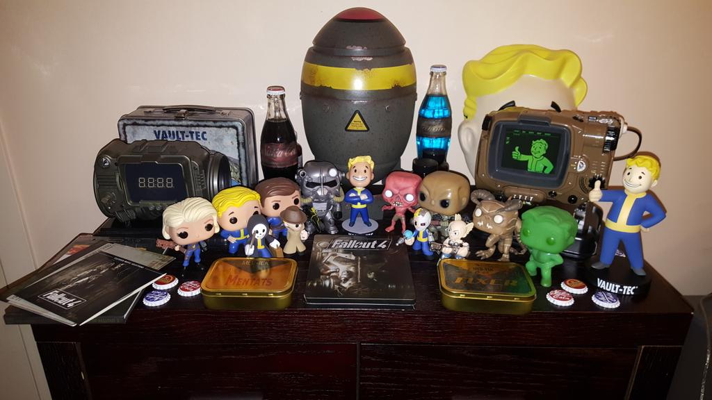 LoneVaultWander's tweet photo. Just in case you didn't see my upgraded Fallout collection last night :) https://t.co/ZNmRjQ7lcx