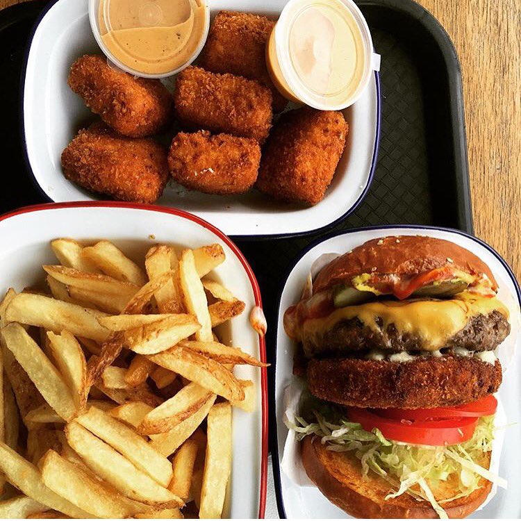 sHenaniganszszs's tweet photo. Rolling through Tuesday like a sex machine you know!All day 12-9 #191buckleyst #essendon #dudeburger pic by @remued https://t.co/WjB5z5pW8T