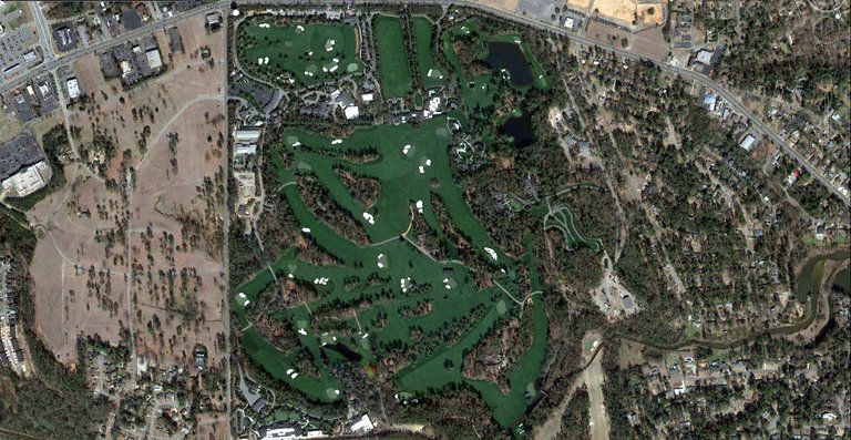 GolfDigest's tweet photo. Here's what Augusta looks like from over 7,000 feet up: https://t.co/8KyNsY9cZ8 https://t.co/PDTCO8lB6M