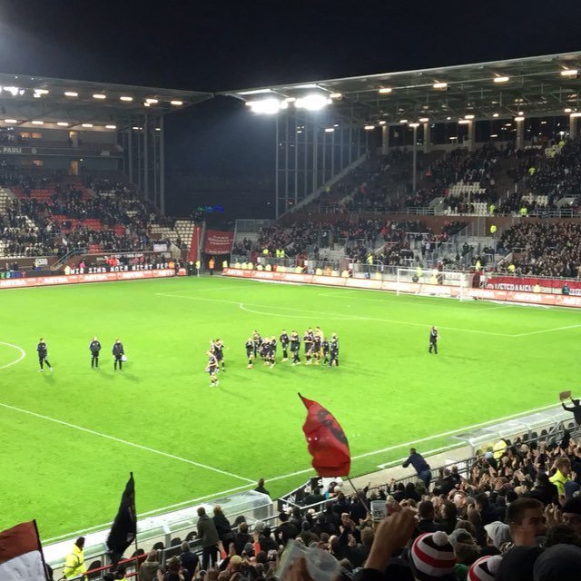 ppapagei's tweet photo. aarrhh leducdestpaul: https://t.co/XEUdqFyKY2 #fcsp celebs after 4:0 win against #f95 #stpauli #duesseldorf #2ndpl… https://t.co/a38AJSFuOI