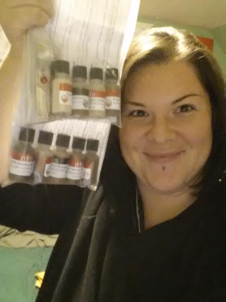 FlyingWithLiz's tweet image. Got my samplers from @MorroccoMethod can&apos;t wait to try them out! #haircare #fightpcos #noshedzone #allnatural