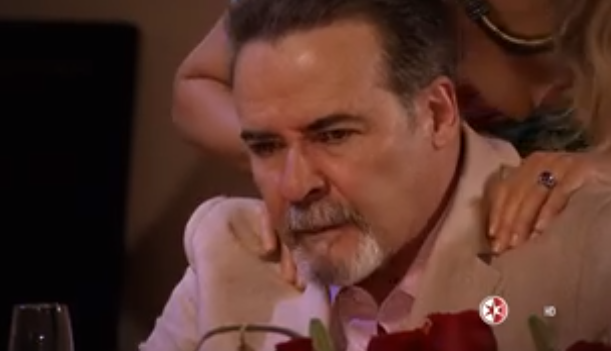 ebvroffur23's tweet photo. #AQueNoMeDejas #CesarEvora Osvaldo 😍 https://t.co/r34cDZReia
