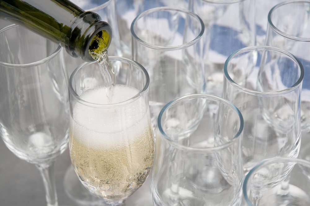 ABC7's tweet photo. 1-3 glasses of champagne a week can help prevent Alzheimer's disease, study says https://t.co/8cljO91P3m https://t.co/HC2ksm8cfI