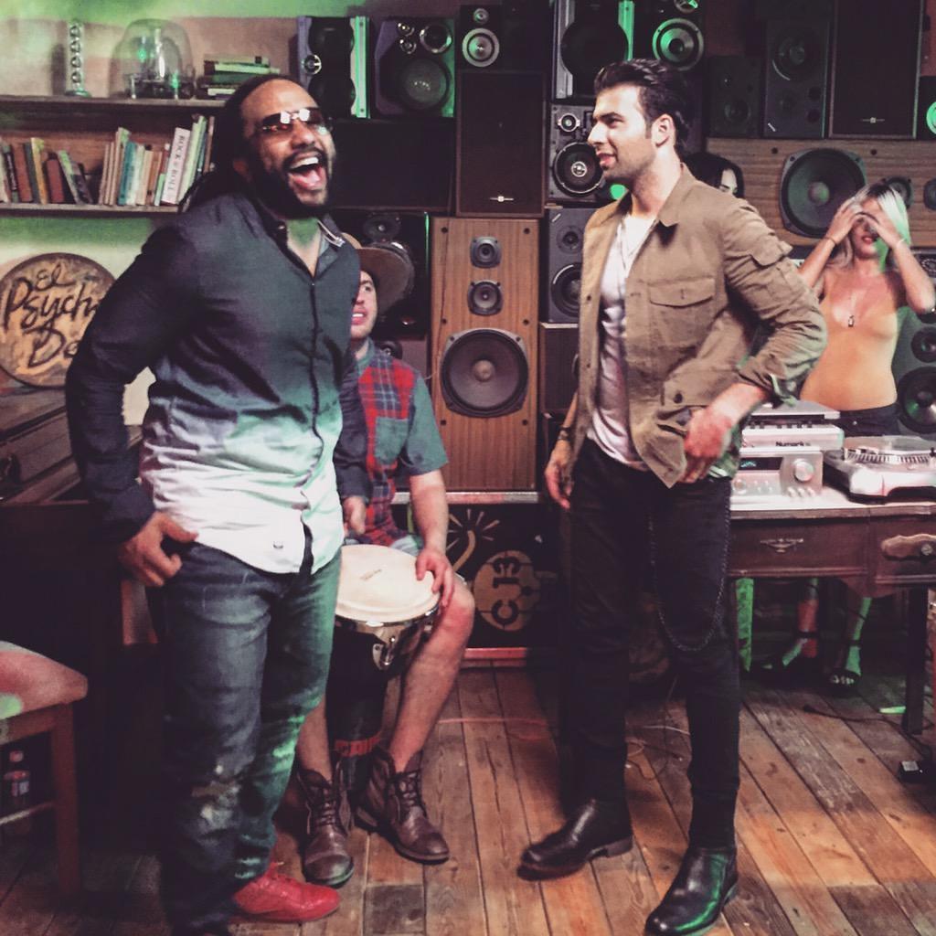EVAHERMOSA1's tweet photo. Voto por #Bajito de @jencarlosmusic ft @MaestroMarley  en @JuvenilStereo #BacanisimasDiarias  2 https://t.co/dPkhRBYpJR