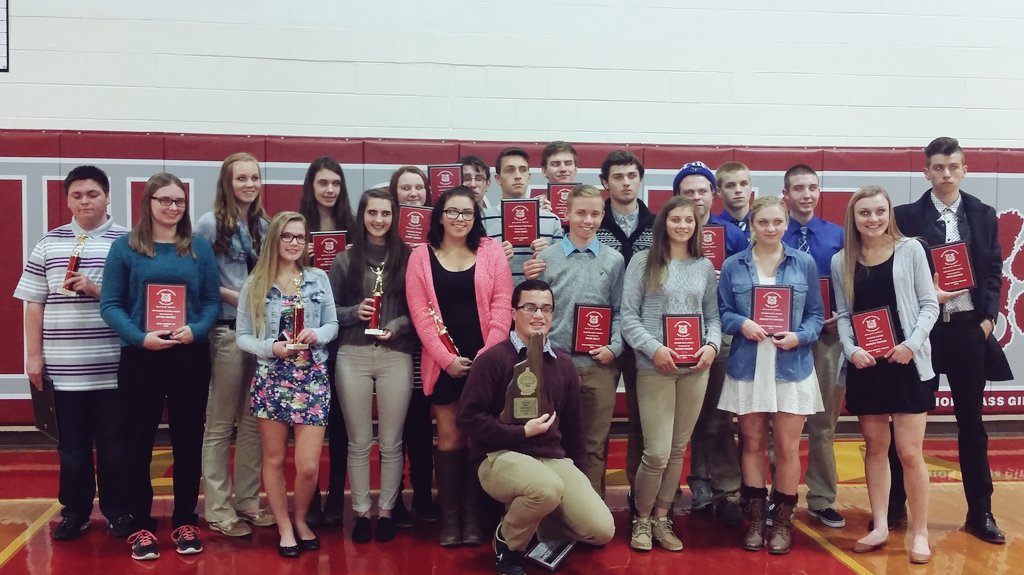 HDFriendsofHil's tweet image. Congratulations to the Fall Sports Awards recipients! #hdhspride