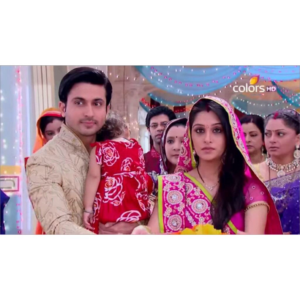 PremarFan's tweet photo. #Prem #Simar #Premar 😘..#MissingPremar #MissingPremarScenes #MissingSimar #MissingDipikaKakar @ColorsTV https://t.co/PO4u9BrlDE