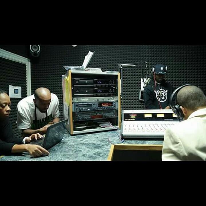 lyricoctober's tweet image. &quot;@LabelSubmission: Studio nights. Who else is in the studio? RT&quot; #InterviewStatus