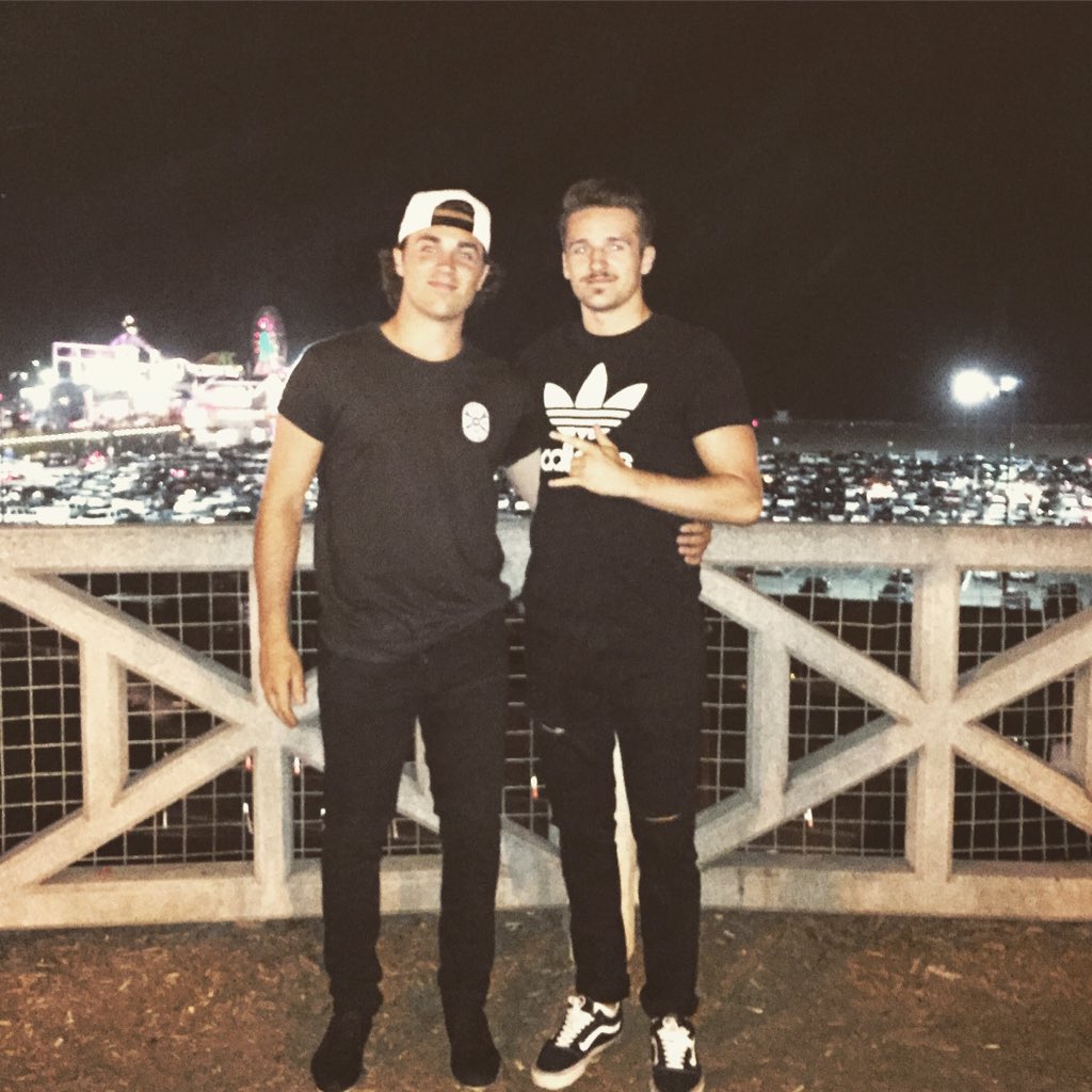 Happy birthday to one of my best buds <a href="/BBarry_1/">Brendan Barry</a> #crash?