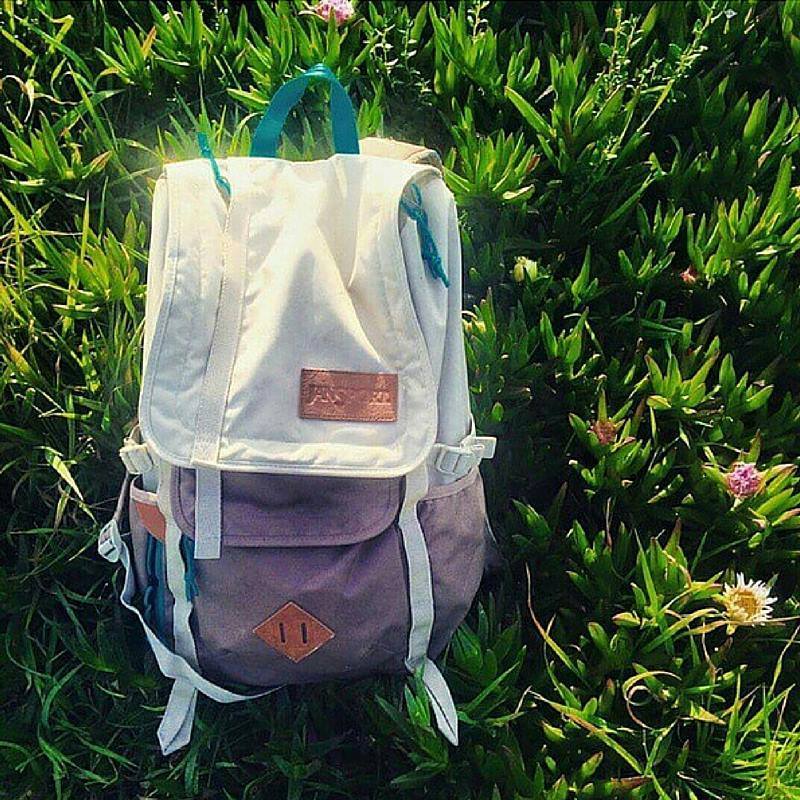 JansportE's tweet photo. A stylish pack that daily companion.
#JanSport #LifeUnzipped #AcceptNoImitations #MiddleEast #Dubai #LiveOutside2015 https://t.co/J7tFKLanxv