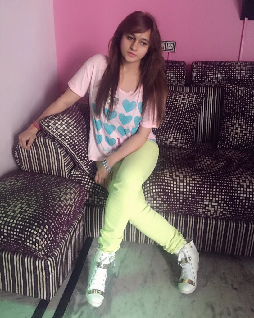 drjasminemehta's tweet photo. @myntra #LoveMyShape because I believe That when Life Gave me curves then I should embrace them 🙈 #ShopByShape ☺️ https://t.co/uNB8XHyoJY