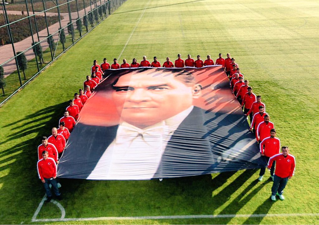 Cumhuriyetimizin kurucusu Ulu Önder Mustafa Kemal Atatürk'ü sevgi, saygı ve minnetle anıyoruz...