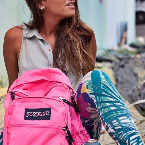 JansportE's tweet photo. Fluorescent Brights 

#JanSport #LifeUnzipped #AcceptNoImitations #MiddleEast #Dubai #LiveOutside2015 https://t.co/yrLlGJaxSM