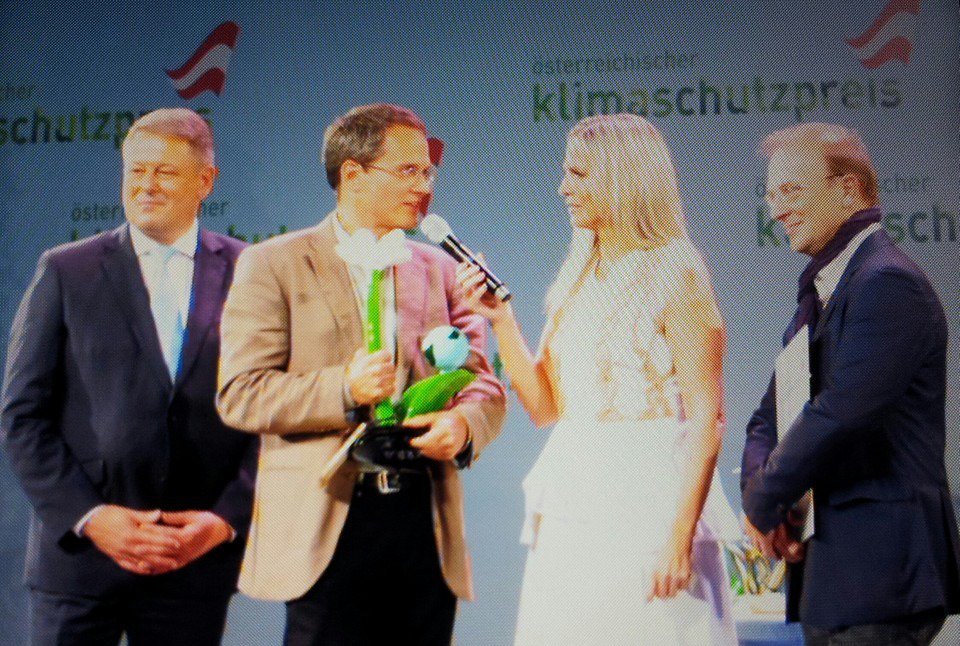 _umweltberatung's tweet photo. Wir leuchten wie die LEDs ;-) #ksp15 https://t.co/Tz3hHQejry
