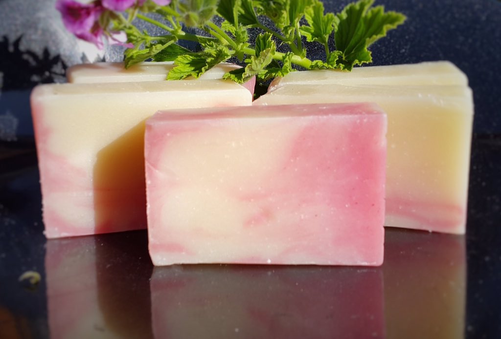 BerrierAndJug's tweet photo. #handmade #soap Rose Geranium https://t.co/YWhWm60IN1 https://t.co/RFYwQtzdo2