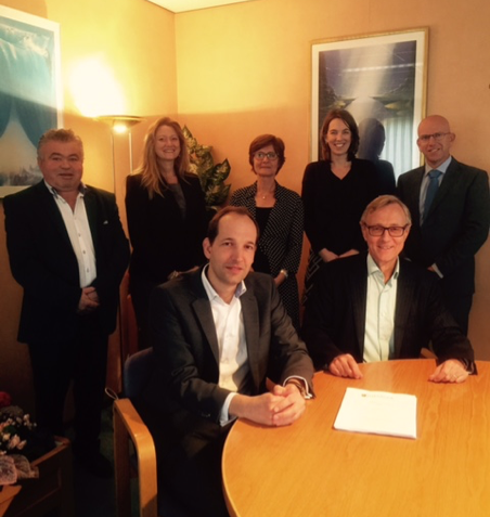 SuccesVolendam's tweet photo. Nyenrode kiest wederom voor Succes Schoonmaak https://t.co/lM4BUZmlv5 https://t.co/sWg4pEpKGq