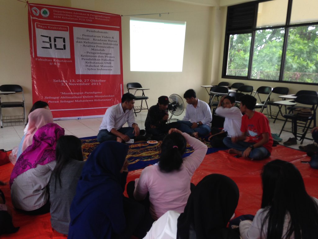 PCSI_UNB's tweet photo. #Bukrab minggu ke-5 membahas mengenai Sylva Indonesia yang disampaikan oleh Ketua PCSI UNB saudara Aldi Dwi Laksono. https://t.co/nwMlKnR4rQ
