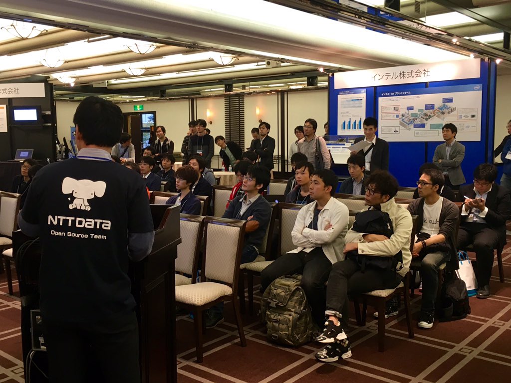 hamaken's tweet image. 鯵坂さんの背中。ゾウさんw #cwt2015