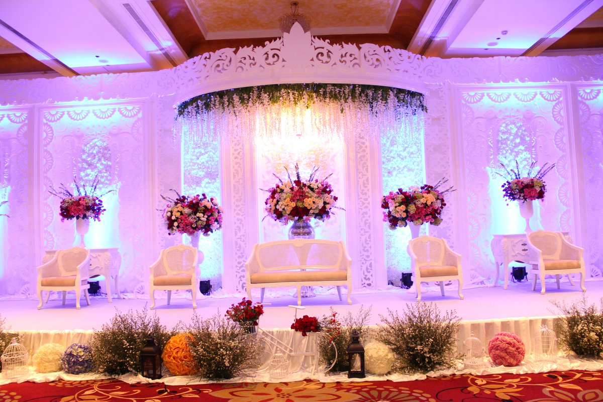 REDTOPHCC's tweet photo. Wedding at Grand Emerald Ballroom REDTOP Hotel
Starting at 88.800.000/150pax further information:
Call:021-3500077 https://t.co/gDbHBUXbUe