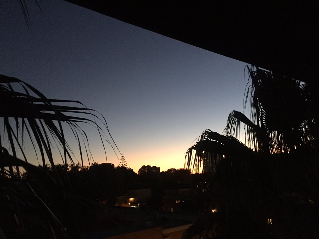 iamDJOMUSIC's tweet photo. I love watching the sunset from my balcony...#LA #SunsetPorn https://t.co/EfE0OotxuQ