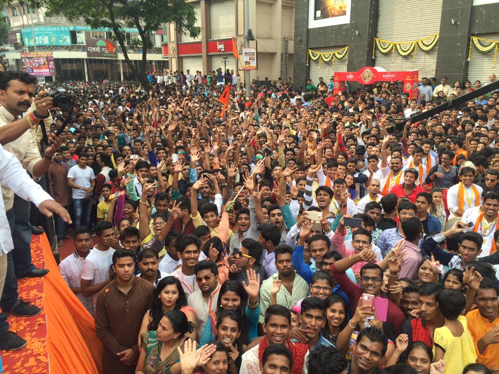 swwapniljoshi's tweet photo. #Mpm2 #DiwaliPahat celebrations!
Thank u #thane for the response. Overwhelmed!!!
#TeamMpm2 #promotion https://t.co/2KAa9FcyDj