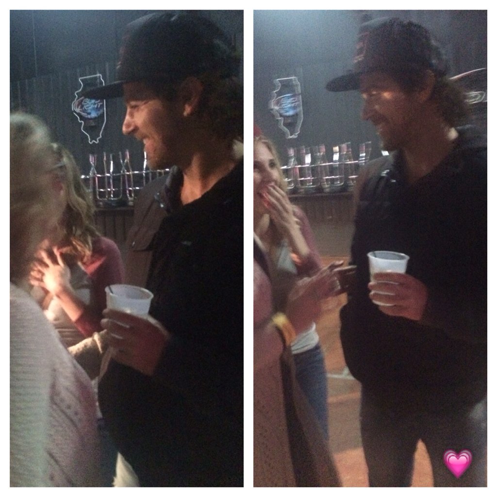 FrisinaSuzie's tweet photo. I handed some nice girl my phone while I talked to @KipMooreMusic and he sang to me and I just couldn't handle it 😂 https://t.co/2NWZZGdQWe