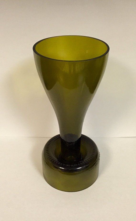 sundeejo2002's tweet photo. Wine Bottle Wine Glass https://t.co/E3jHkrCSus #Recycle #wine #glass #winelove #winetime #winegift #green #art https://t.co/wOd4cSOsn7