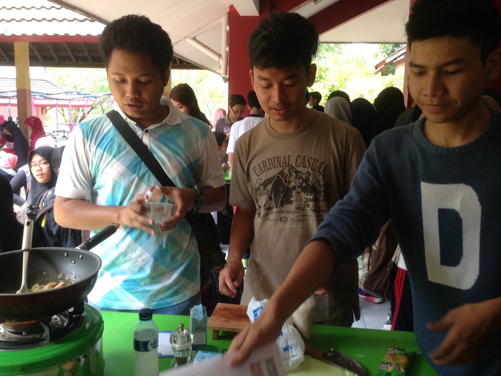 Tim Cewe dan Cowo Kelas B